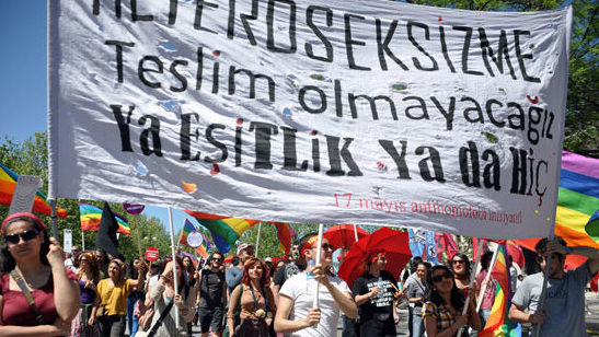 Türkiye Medyasında LGBTi Temsili - Toplumsal Cinsiyet Odaklı Habercilik Kütüphanesi