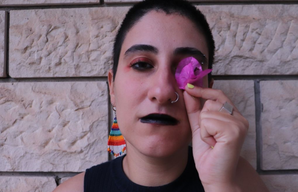 Mülteci LGBTİ+’lar anlatıyor: Adı konmamış bir hapishanedeyiz - Toplumsal Cinsiyet Odaklı Habercilik Kütüphanesi